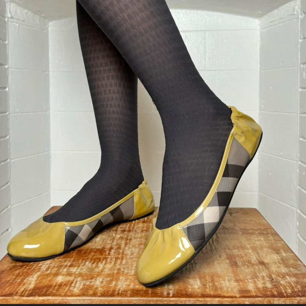 Burberry Beige Patent Leather And Nova Check Canvas Scrunch Ballet